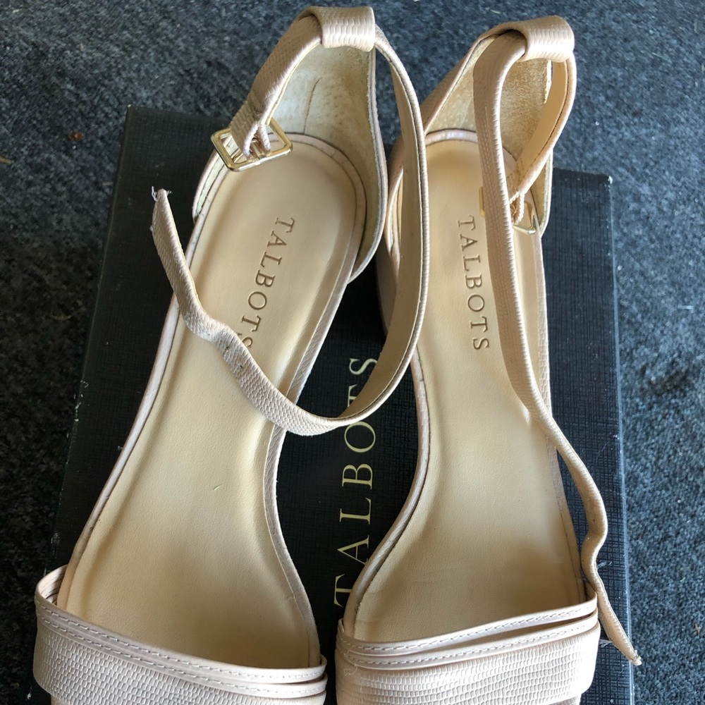 Talbots Sandals beige